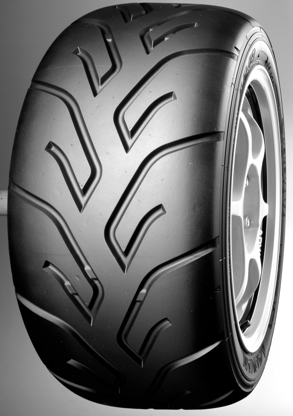 Yokohama 200/630R15   A048 (M)